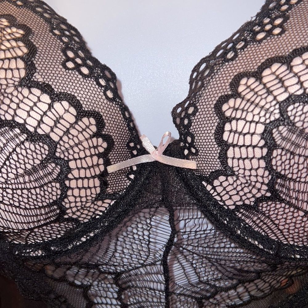 Black Negligee - Picture 3 of 7